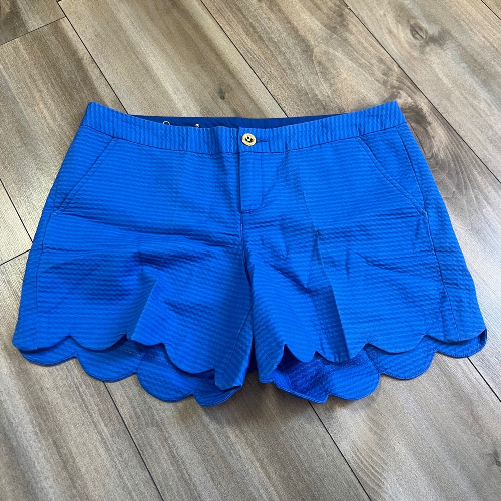 Lilly Pulitzer The Buttercup Short Blue Seersucker Scallop Size 10 Bin K-21